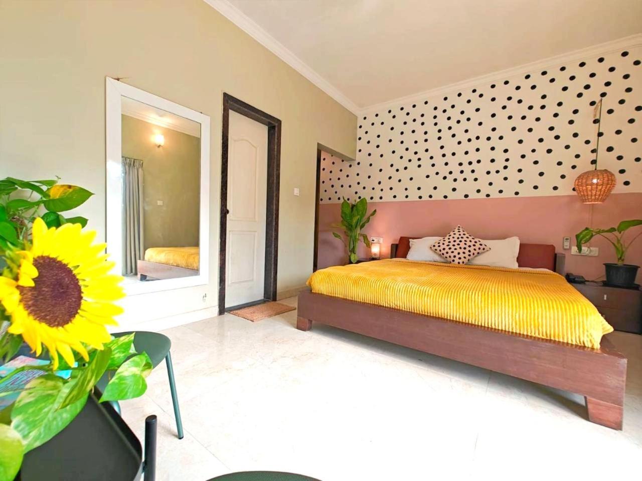 La Ritz Sea View Hotel Old Goa Bagian luar foto
