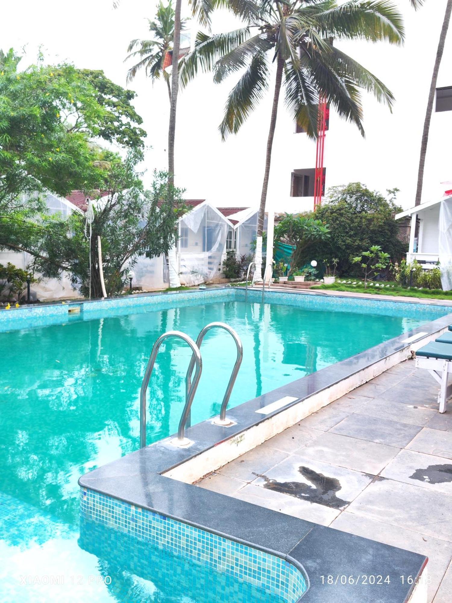 La Ritz Sea View Hotel Old Goa Bagian luar foto